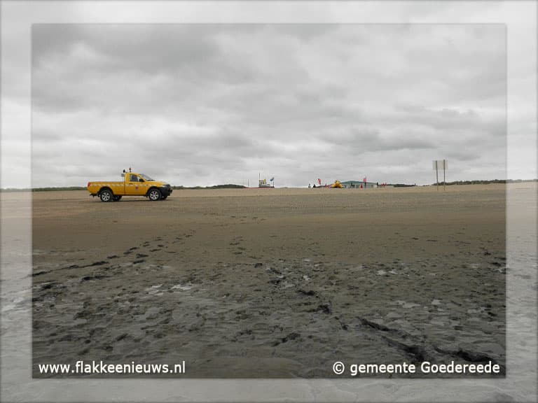Oversteekplaatsen over slib op stranden Ouddorp