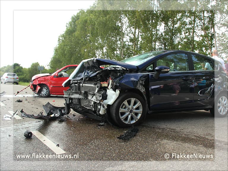 Aanrijding tussen twee personenwagens