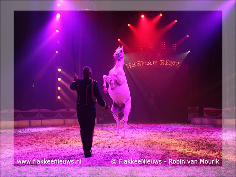 Circus Herman Renz brengt wervelende show