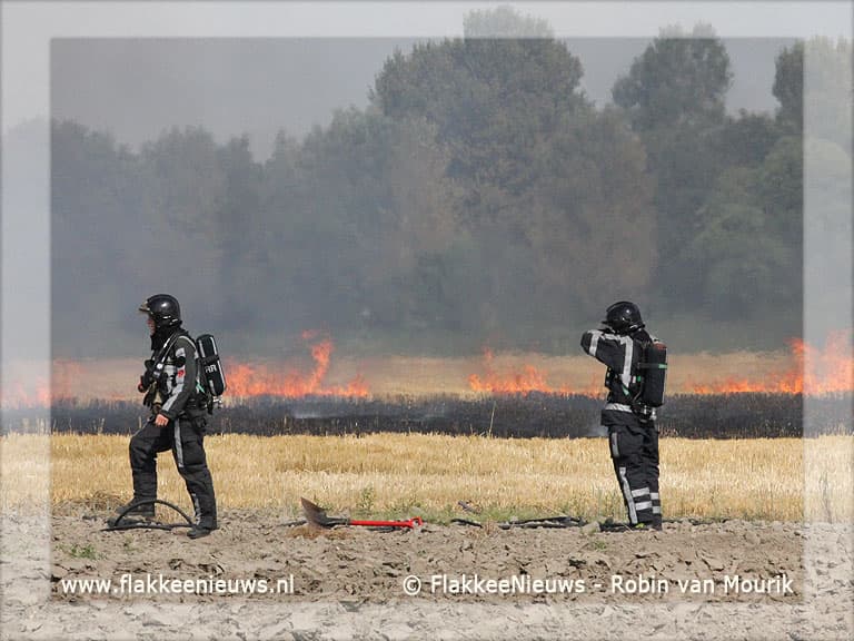 Brand op het land bij Nieuwe-Tonge
