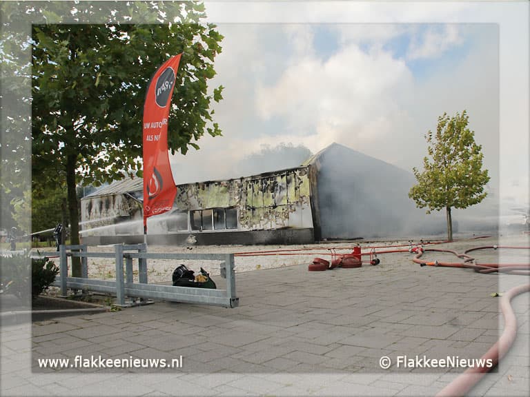 Bedrijfspand uitgebrand in Oude-Tonge