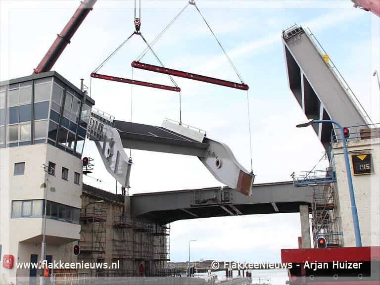 Nieuwe brugdelen voor Goereese brug