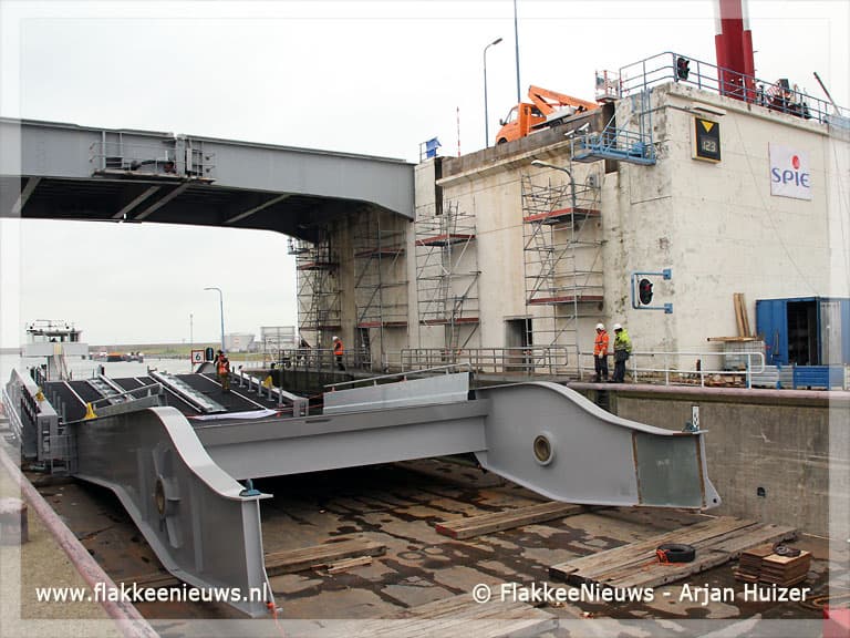 Nieuwe brugdelen voor Goereese brug
