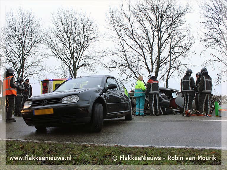 Twee gewonden bij aanrijding Langeweg Ooltgensplaat