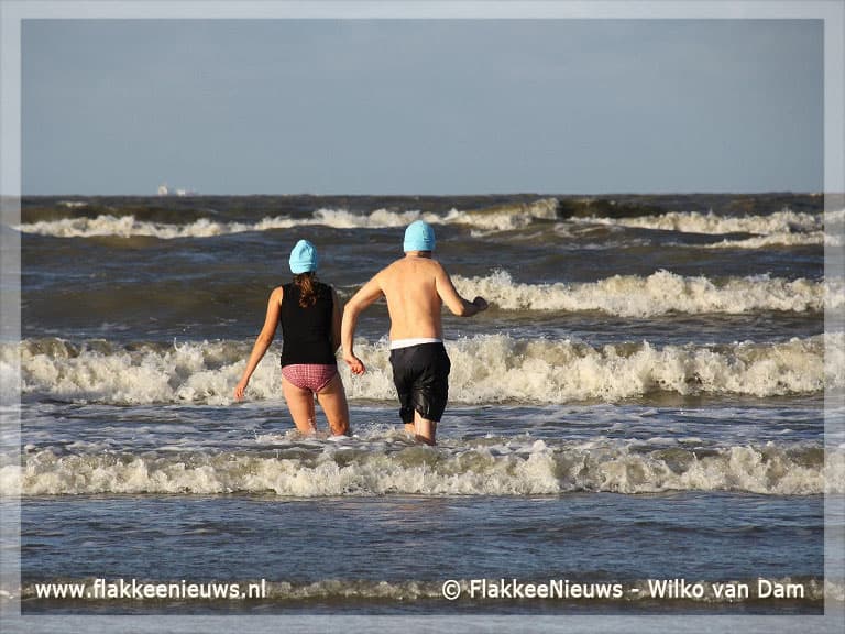 Record aantal deelnemers Ouddorpse nieuwjaarsduik
