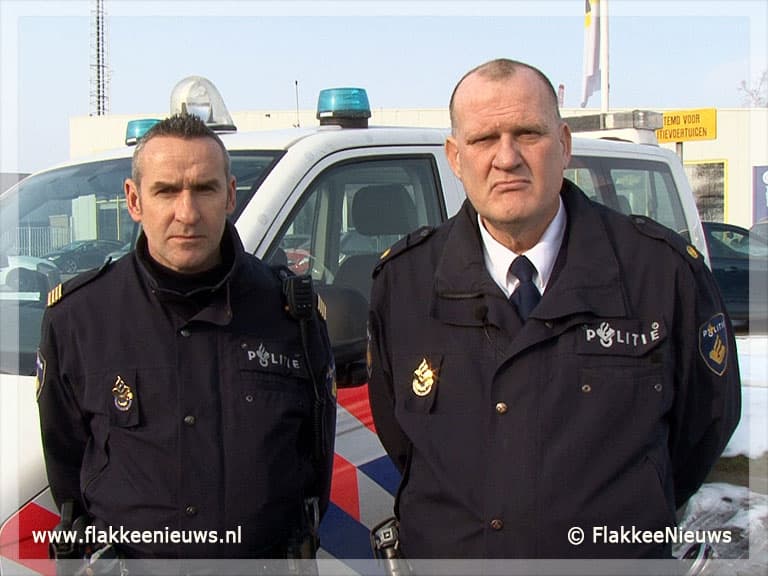 Politie geeft voor de camera inbraakpreventie tips