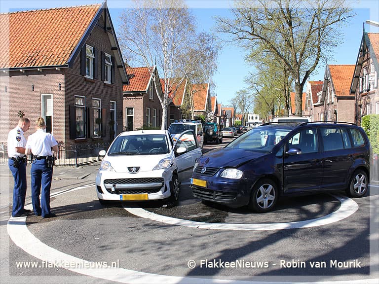 Licht gewonde bij aanrijding Middelharnis