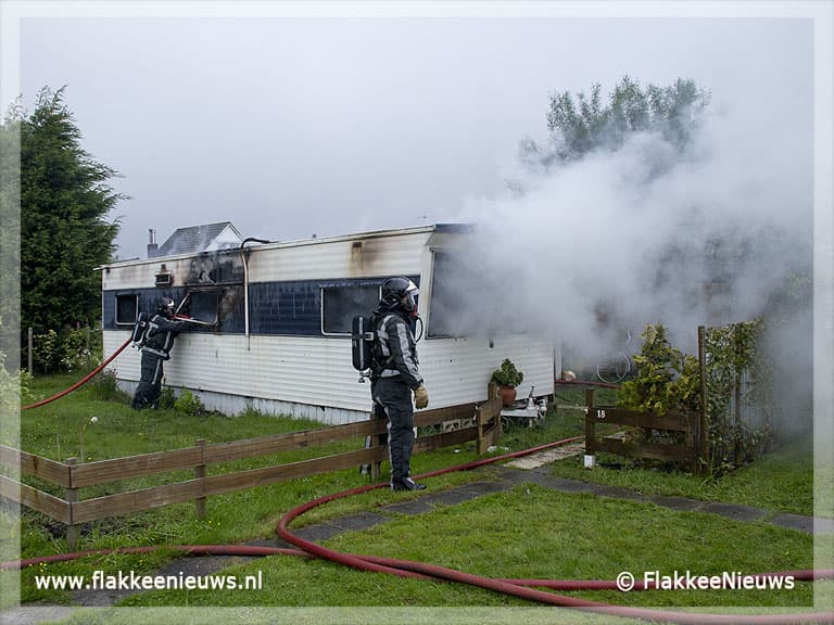 Stacaravan uitgebrand in Oude-Tonge