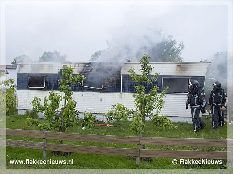 Stacaravan uitgebrand in Oude-Tonge