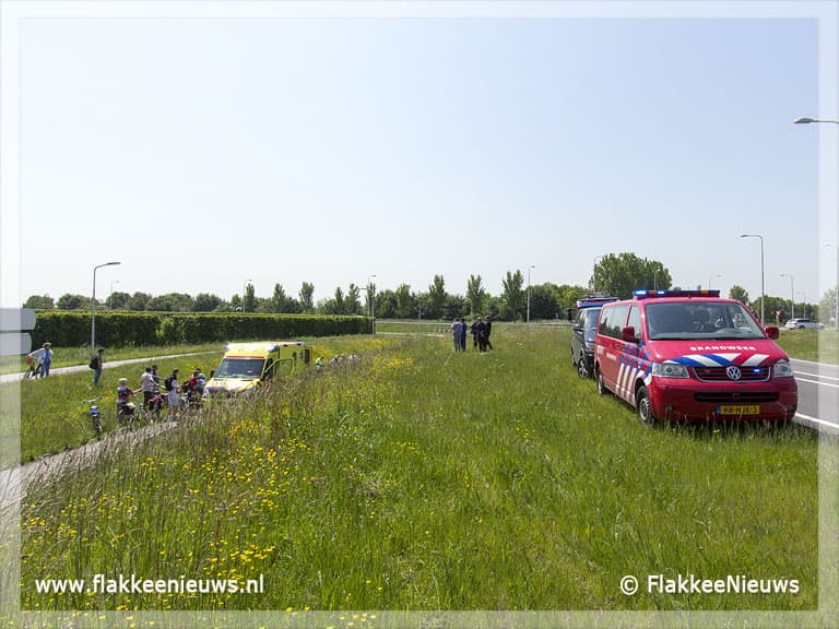 Scooterrijder over de kop bij Dirksland