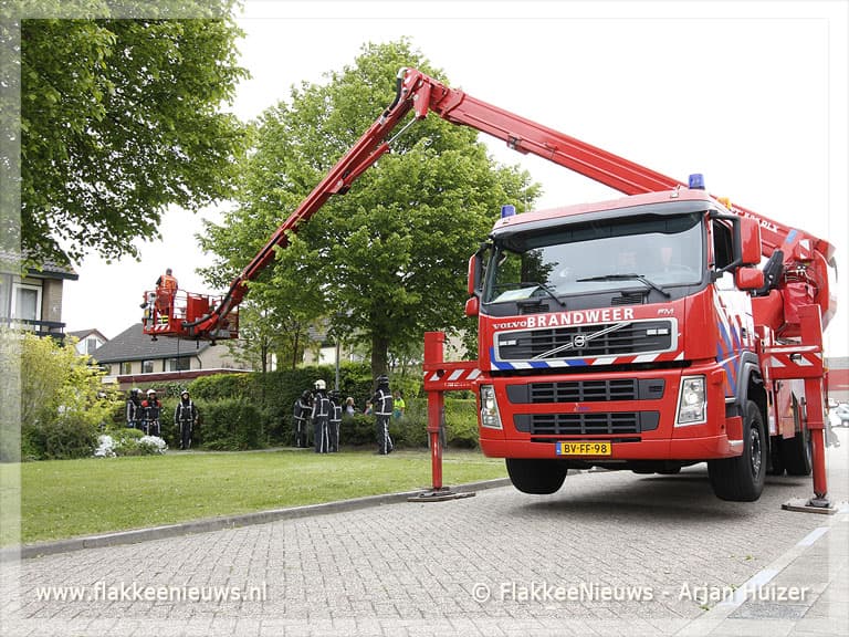 Hoogwerker inzet voor ambulance
