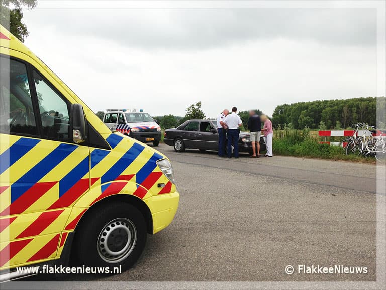 Fietser gewond na aanrijding bij Battenoord