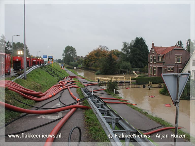Pompen spektakel bij Stellendam en hinder N215