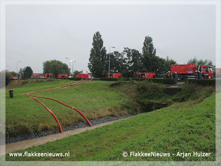 Pompen spektakel bij Stellendam en hinder N215