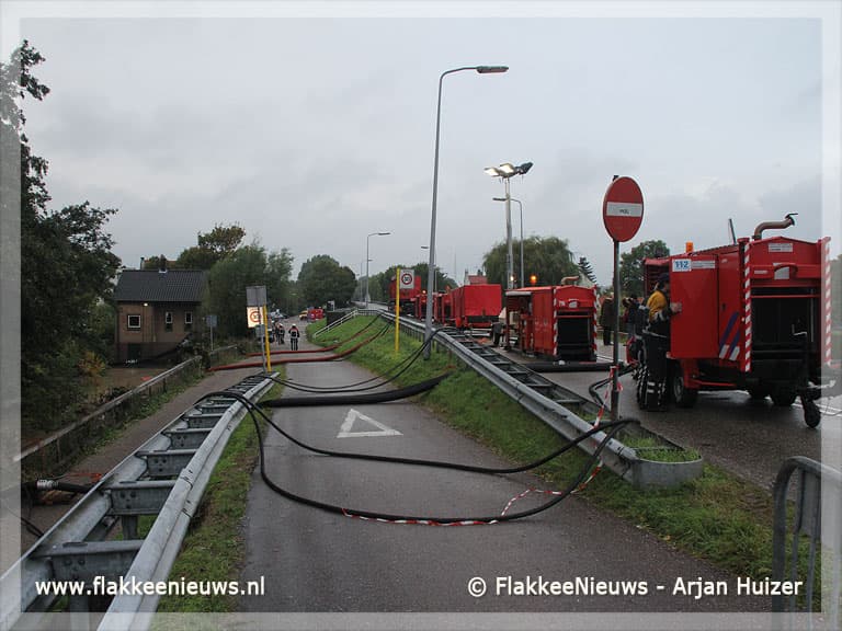 Pompen spektakel bij Stellendam en hinder N215