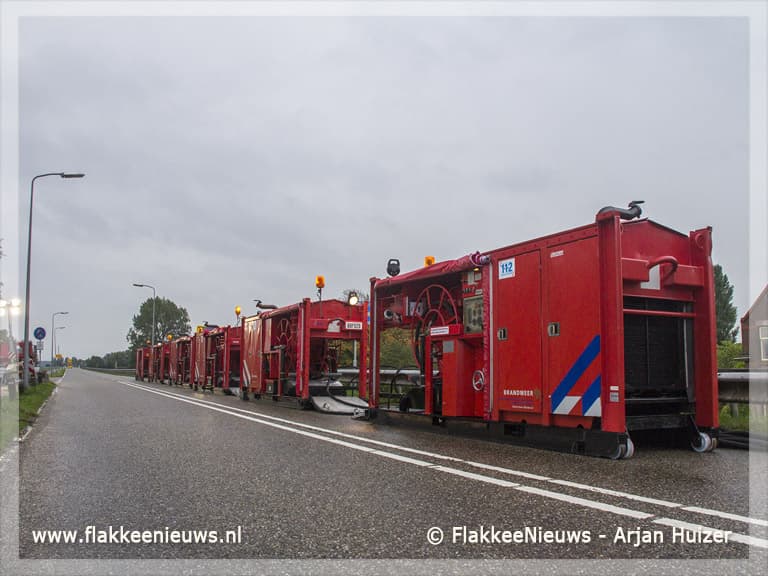 Pompen spektakel bij Stellendam en hinder N215