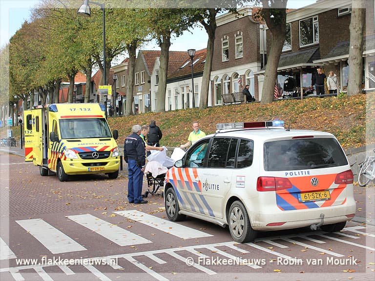 Fietser slaat over de kop