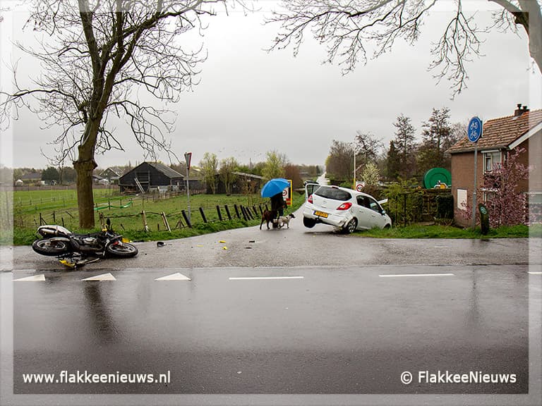 Twee gewonden bij aanrijding Sommelsdijk