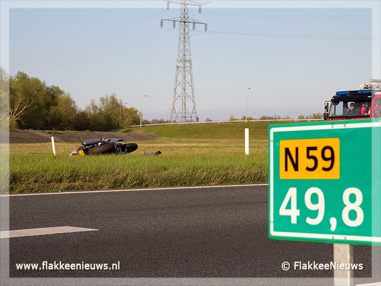 Motorrijder ten val op N59