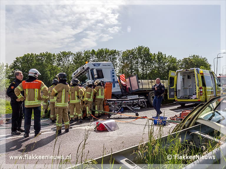 Ongeval met beknelling N215 Melissant