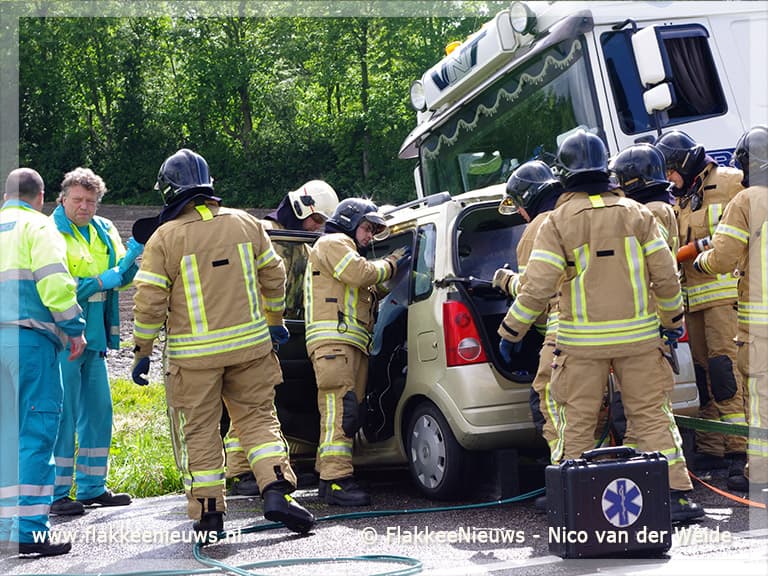 Ongeval met beknelling N215 Melissant