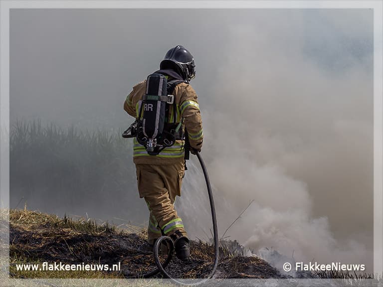 Een bermbrand is zo ontstaan