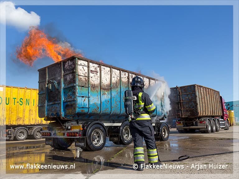 Aanhanger in brand