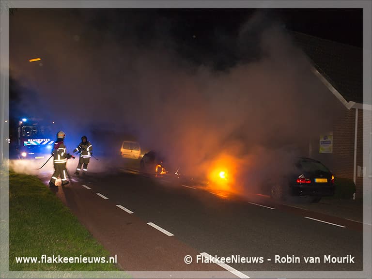 Auto's in brand in Stad aan 't Haringvliet