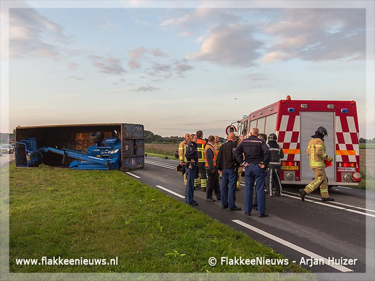 Afsluiting N215 door container tegen auto