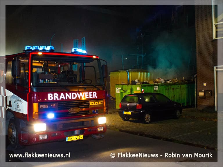 Containerbrand en schaap in de sloot