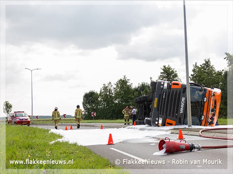 Vrachtwagen geschaard op de Zuidelijke Randweg