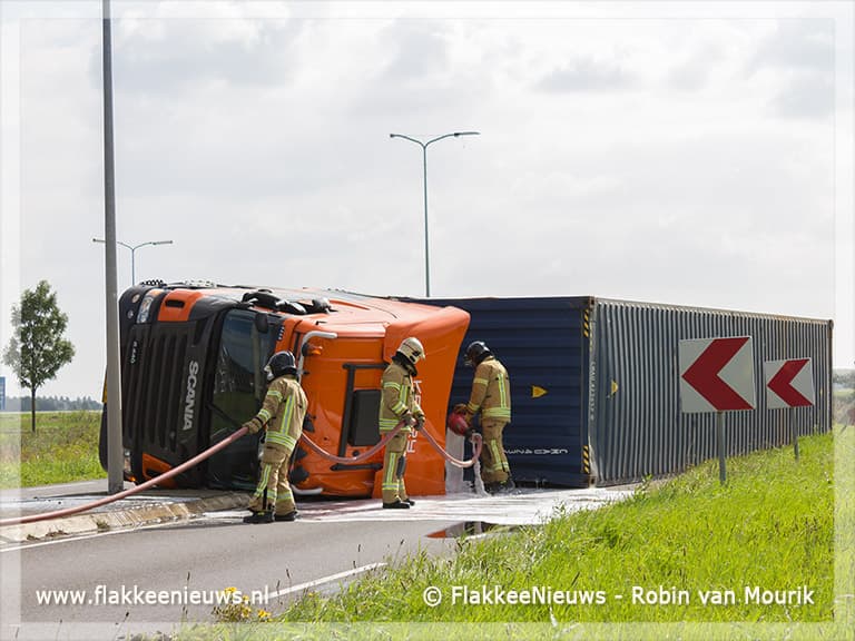 Vrachtwagen geschaard op de Zuidelijke Randweg