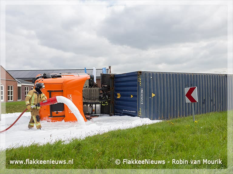 Vrachtwagen geschaard op de Zuidelijke Randweg