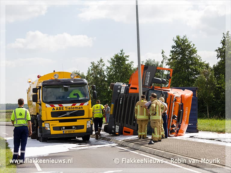 Vrachtwagen geschaard op de Zuidelijke Randweg