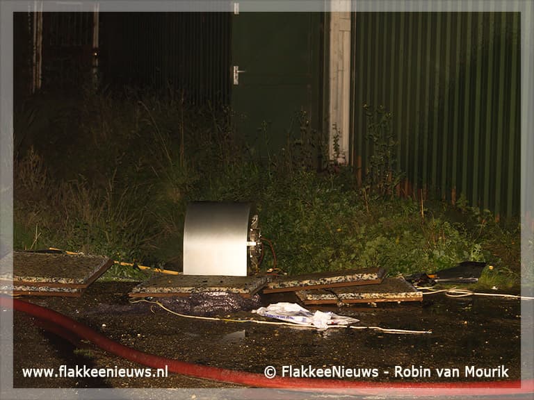 Middelbrand bij agrarisch bedrijf Ooltgensplaat