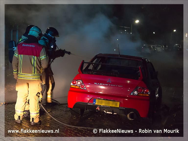 Personenauto uitgebrand