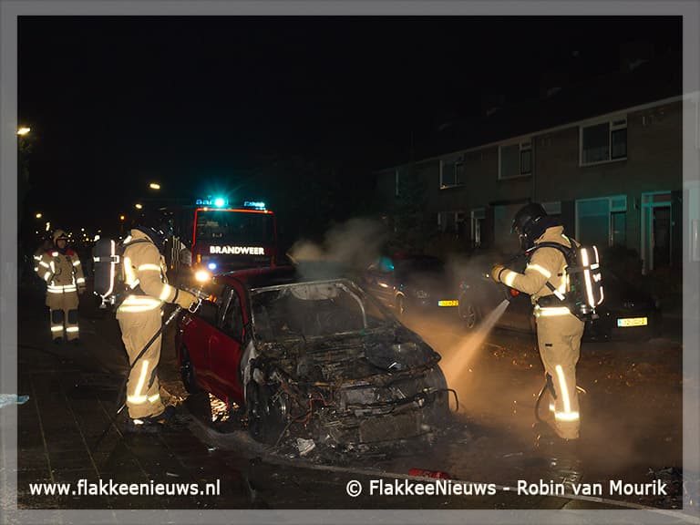 Personenauto uitgebrand