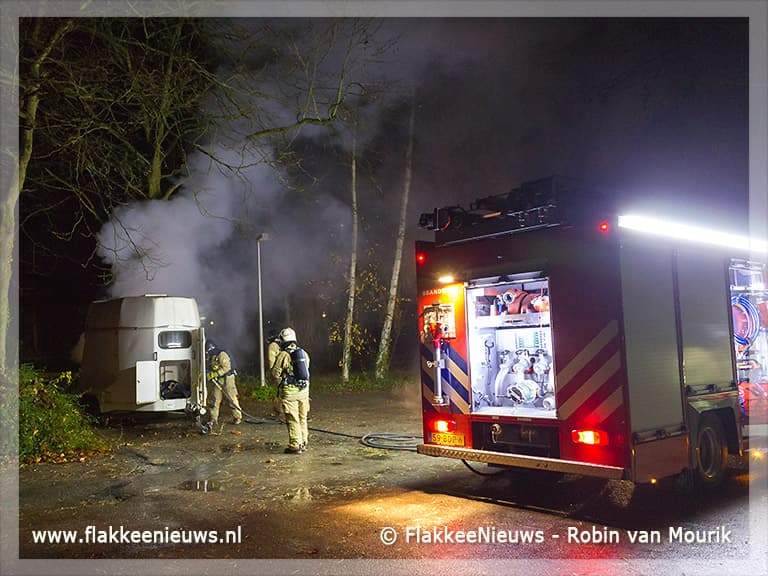 Paardentrailer in brand
