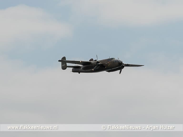 Flypast waardige afsluiter van onthulling herdenkingspaneel