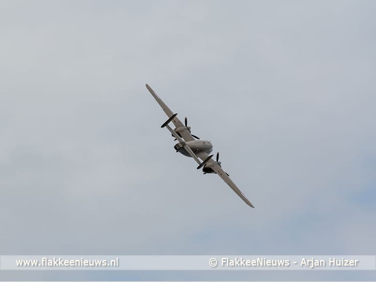 Flypast waardige afsluiter van onthulling herdenkingspaneel