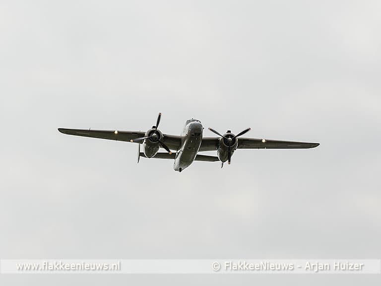 Flypast waardige afsluiter van onthulling herdenkingspaneel