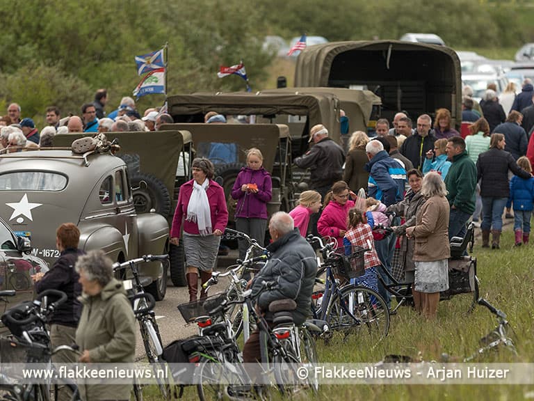 Flypast waardige afsluiter van onthulling herdenkingspaneel