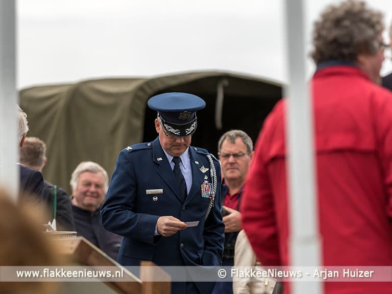 Flypast waardige afsluiter van onthulling herdenkingspaneel