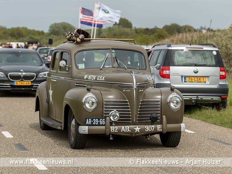 Flypast waardige afsluiter van onthulling herdenkingspaneel