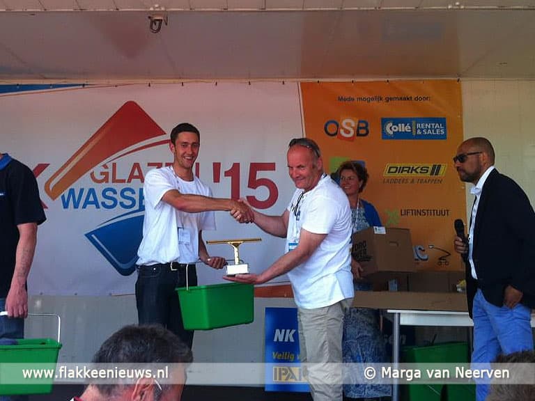 Sven van der Burgh wint NK Glazenwassen