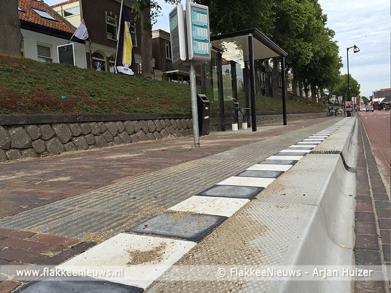 Werkzaamheden haltes voor R-net bussen Goeree-Overflakkee