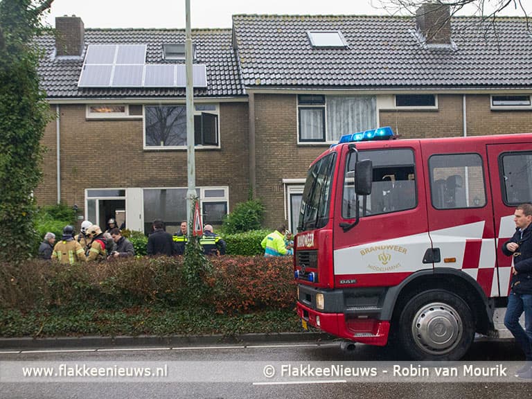 Kindje gered uit huis Middelharnis