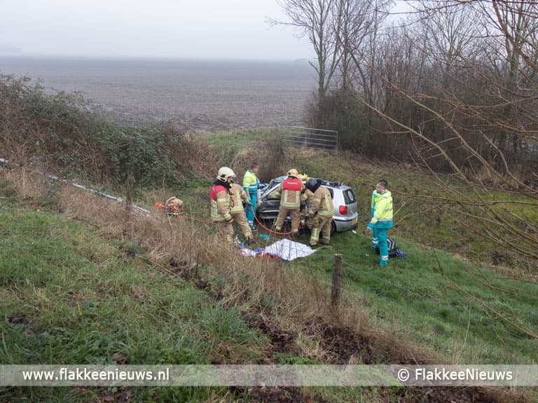 Slachtoffer bekneld na aanrijding bij Melissant