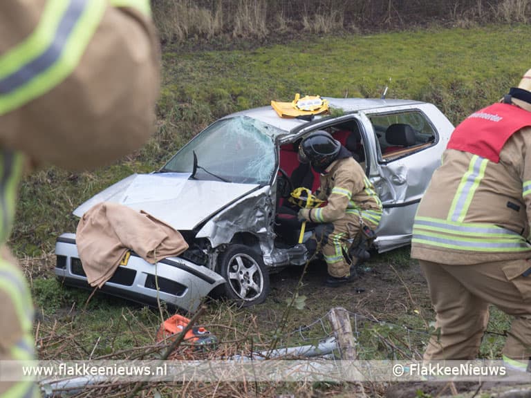 Slachtoffer bekneld na aanrijding bij Melissant