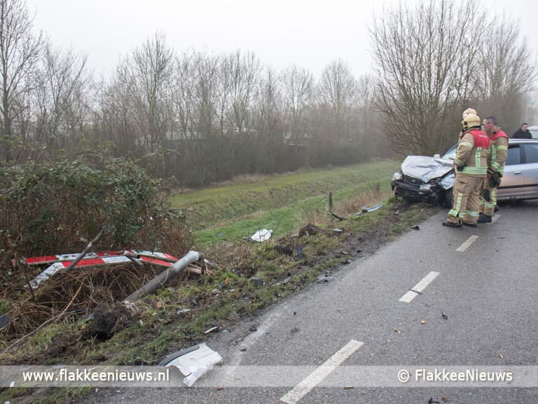 Slachtoffer bekneld na aanrijding bij Melissant